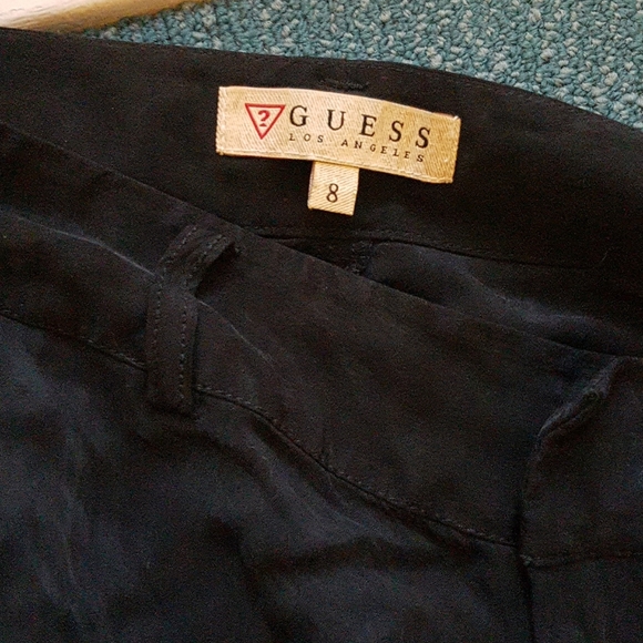 Lightweight guess capris - Picture 3 of 4